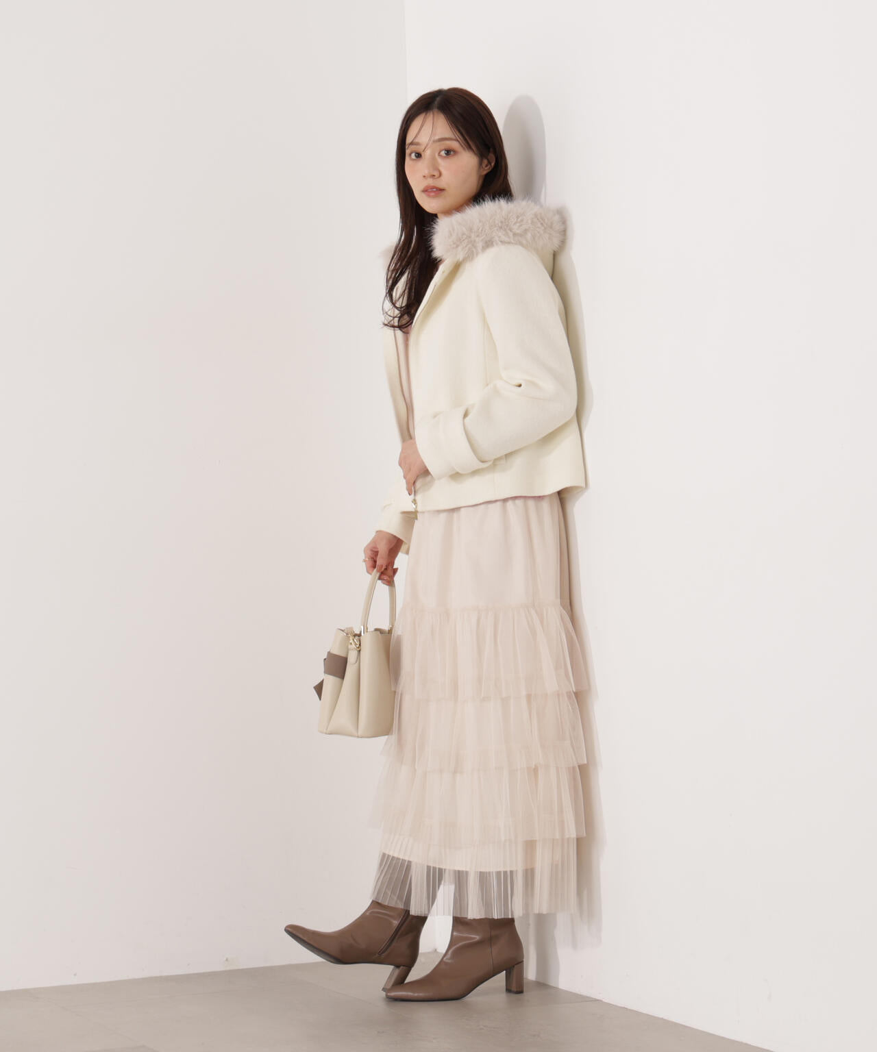 モッサフードフェイクファーショートコート