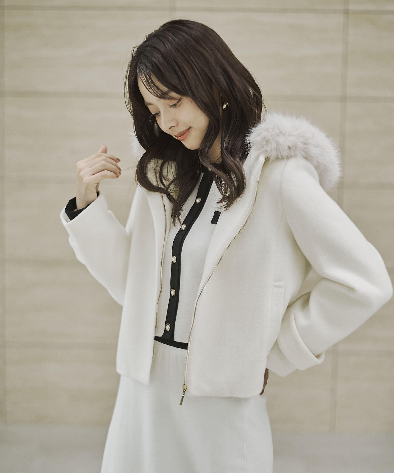 モッサフードフェイクファーショートコート