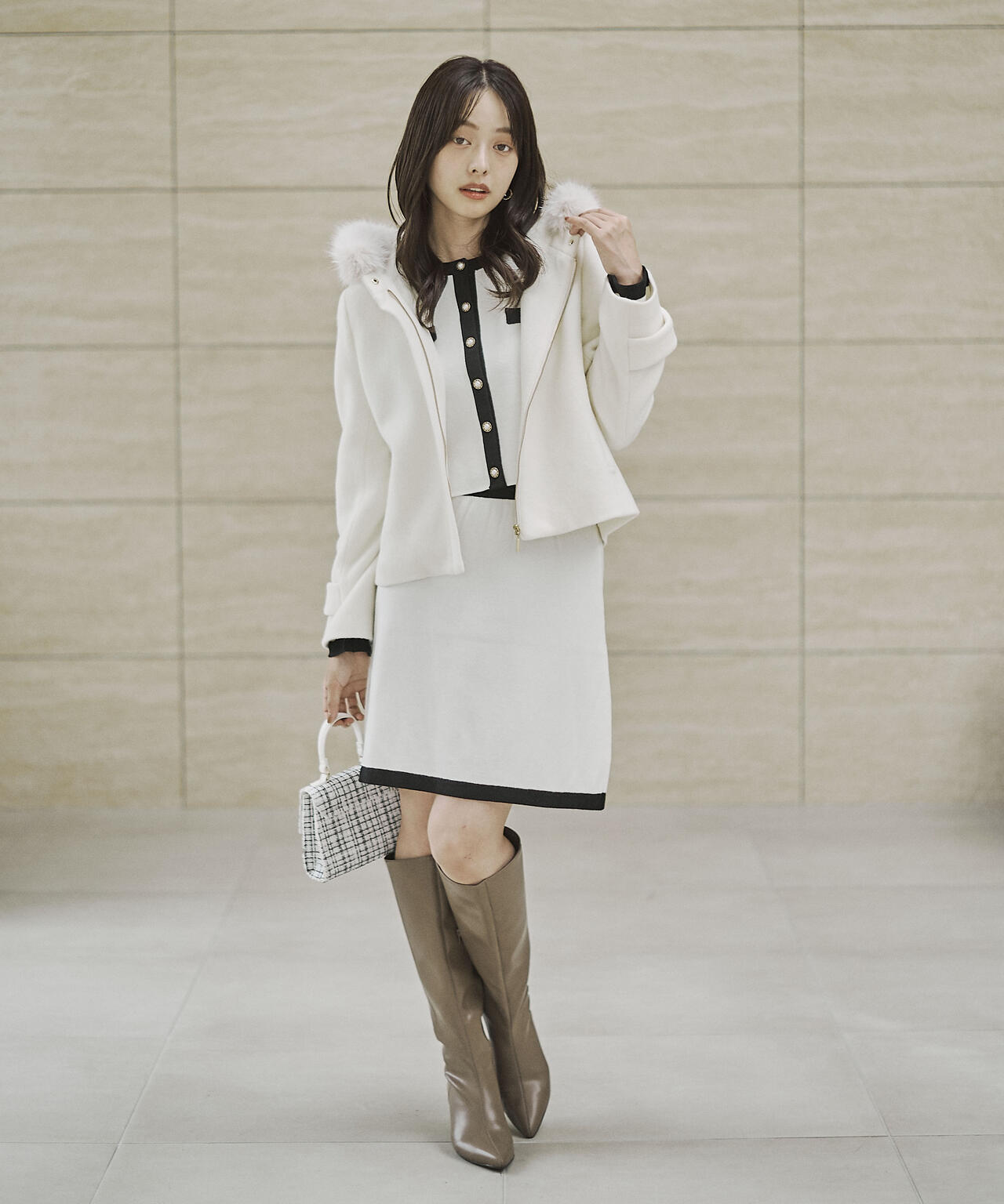 モッサフードフェイクファーショートコート