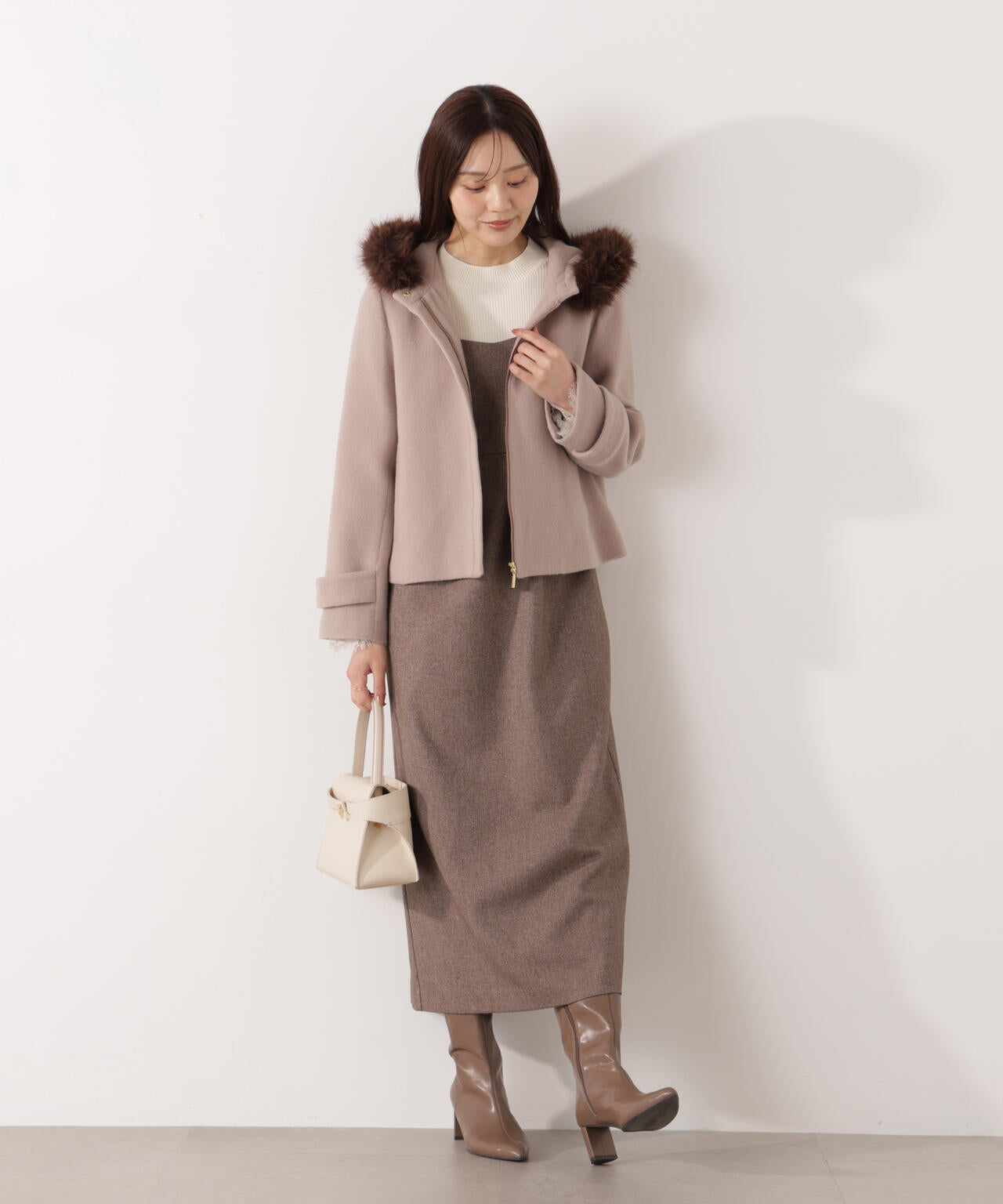 モッサフードフェイクファーショートコート