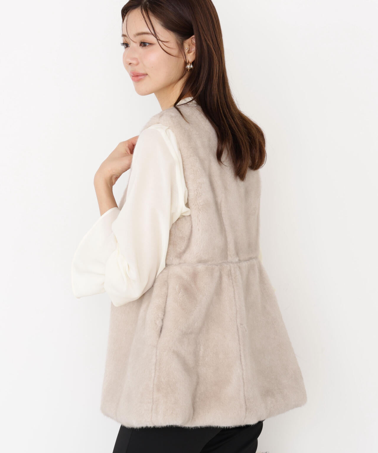 フェイクファーペプラムジレ