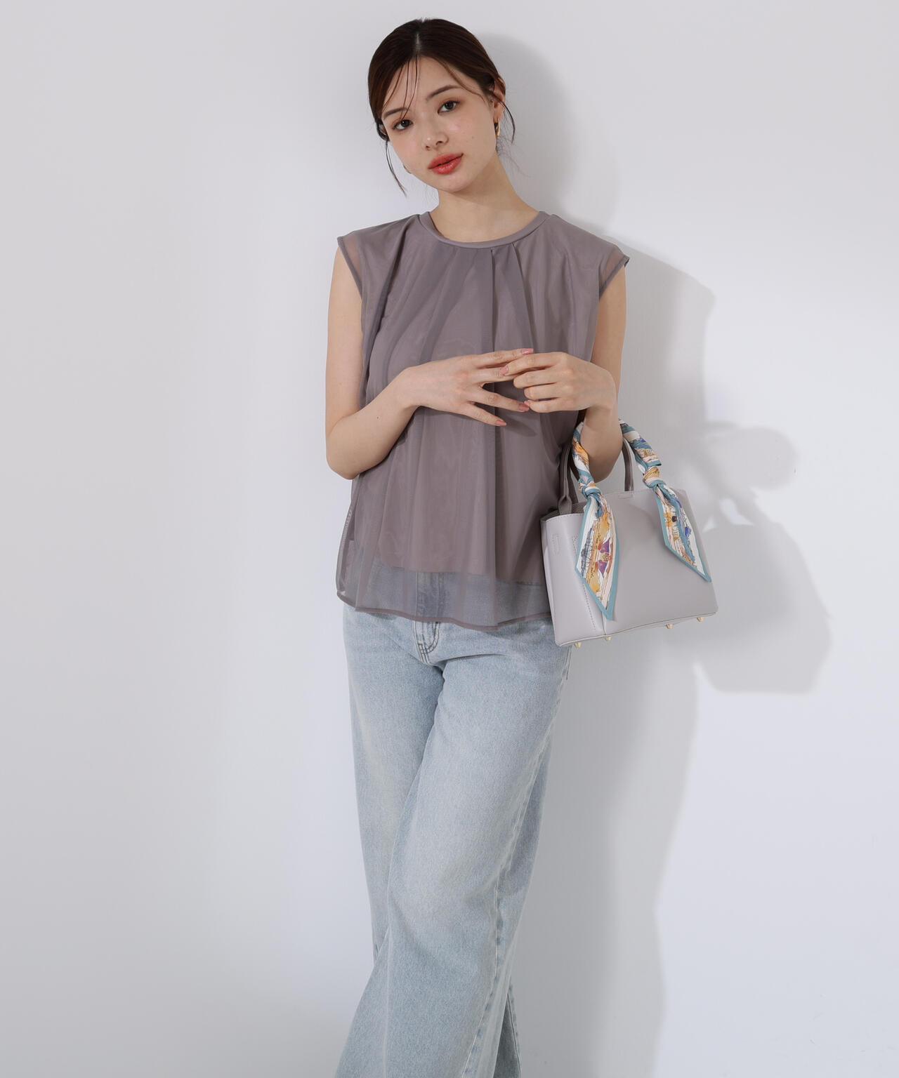 タック入りチュールトップス