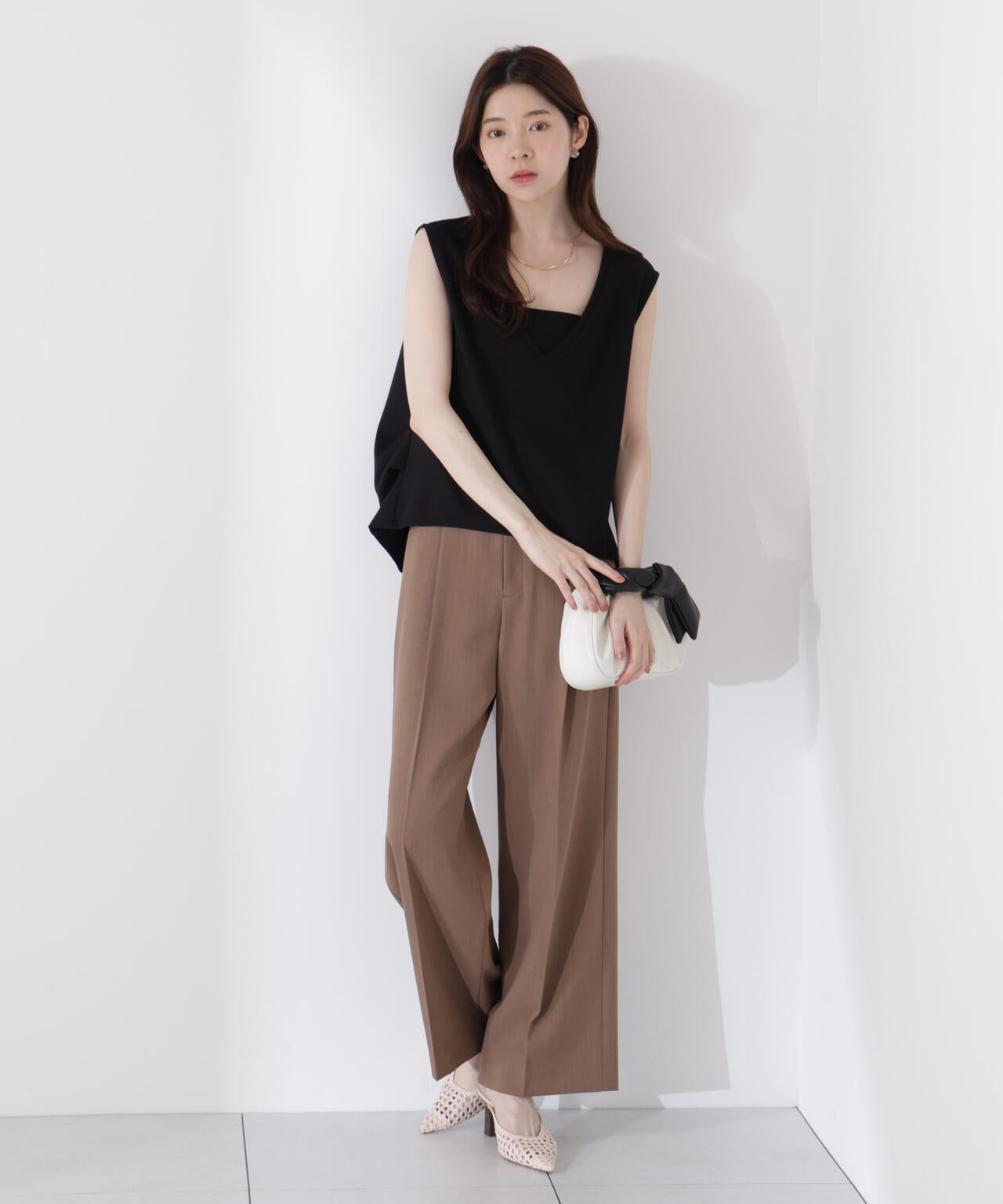 <ウォッシャブル>Vネックフォルムカットソー