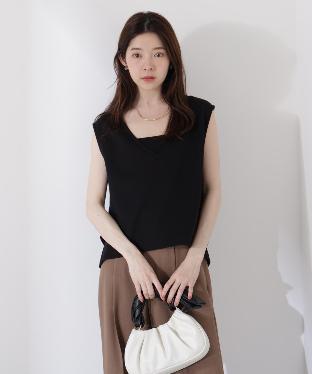 <ウォッシャブル>Vネックフォルムカットソー