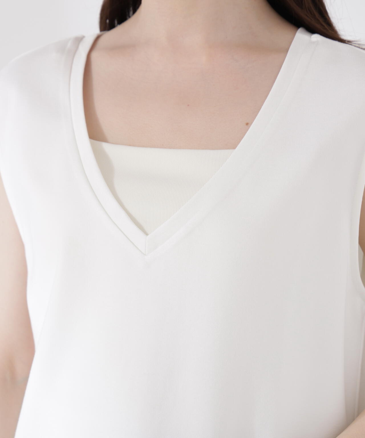 <ウォッシャブル>Vネックフォルムカットソー