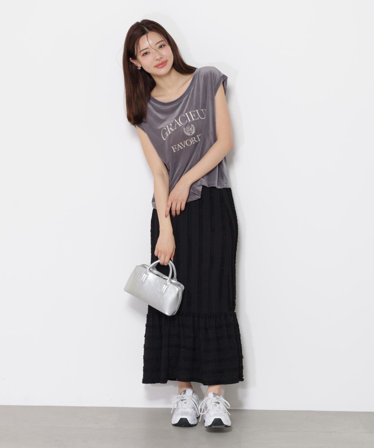 <ハンドウォッシャブル>シアーベロア刺繍Tシャツ