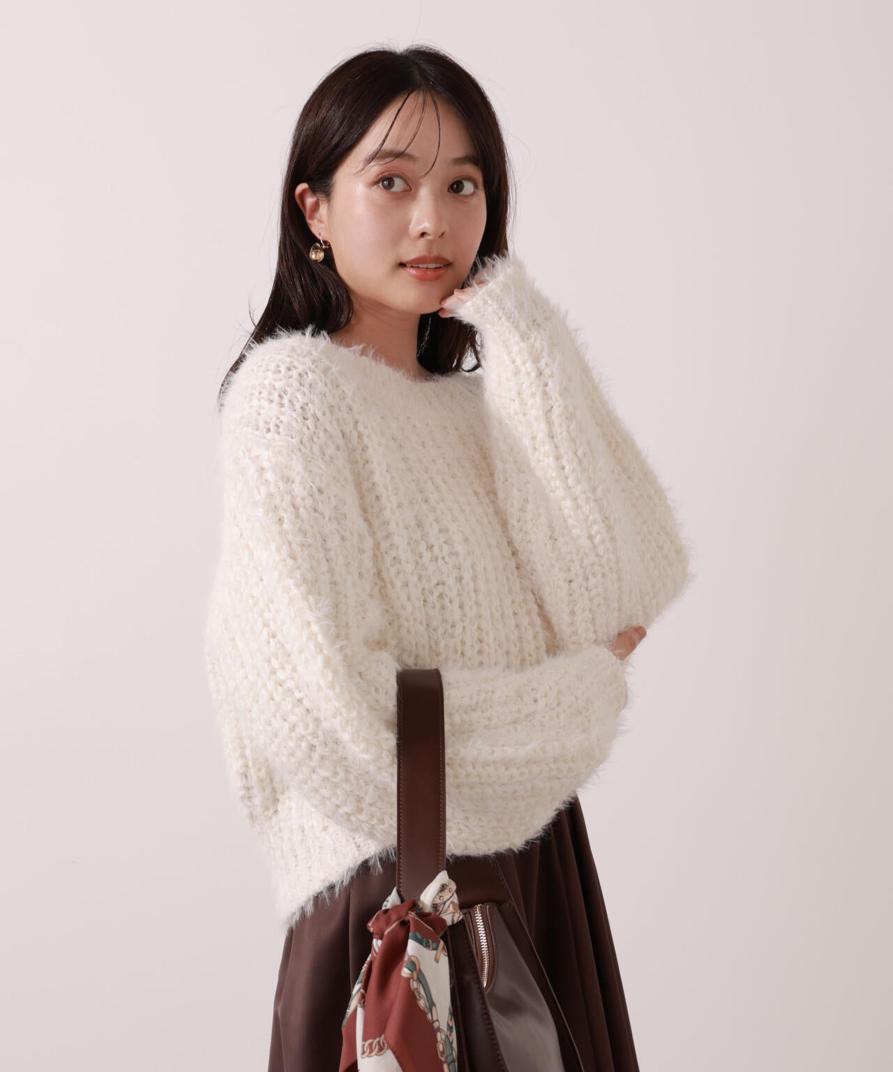 ローゲージざっくりニット