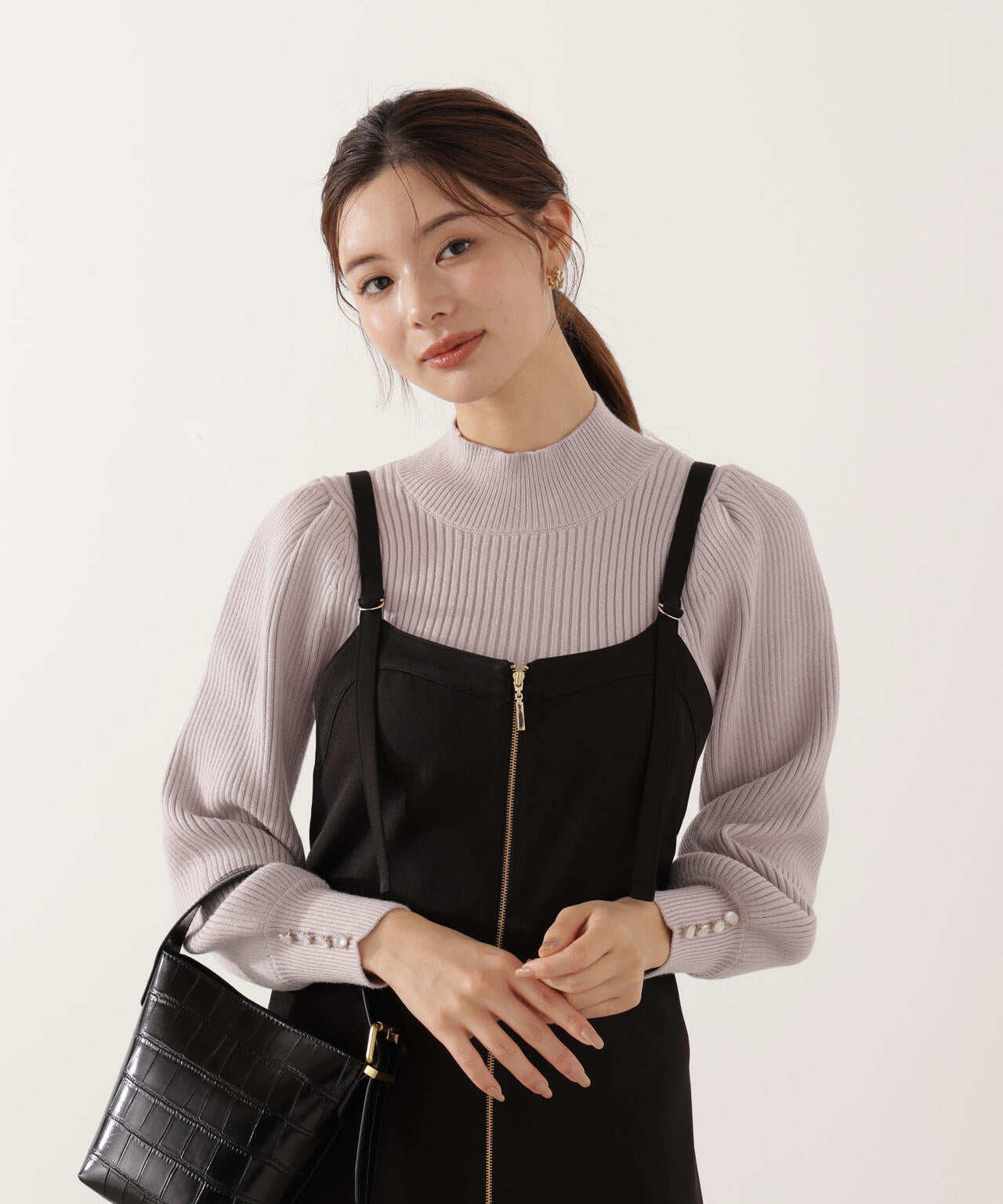 <ハンドウォッシャブル>ハイネックボリュームスリーブニット