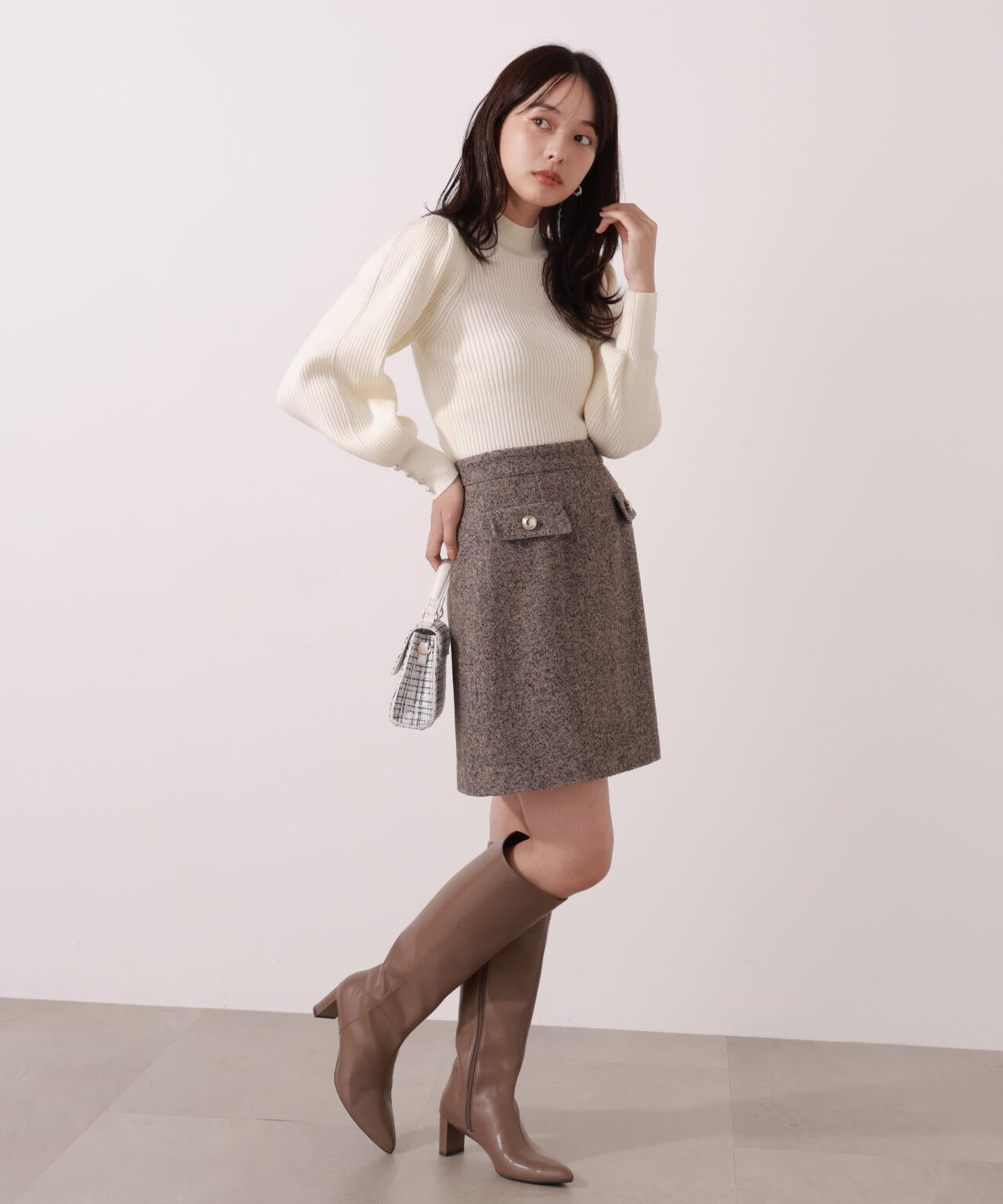 <ハンドウォッシャブル>ハイネックボリュームスリーブニット