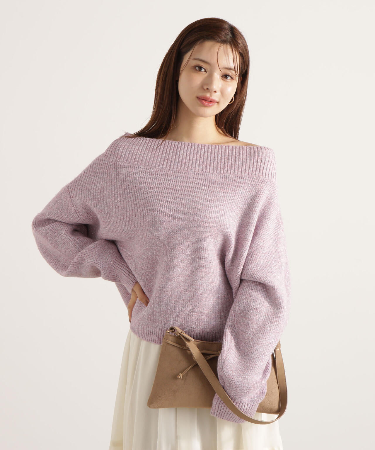 【青島心さん着用】ラメ入りオフショル畔ニット