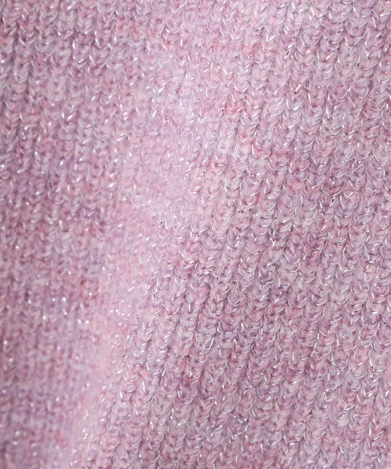 【青島心さん着用】ラメ入りオフショル畔ニット