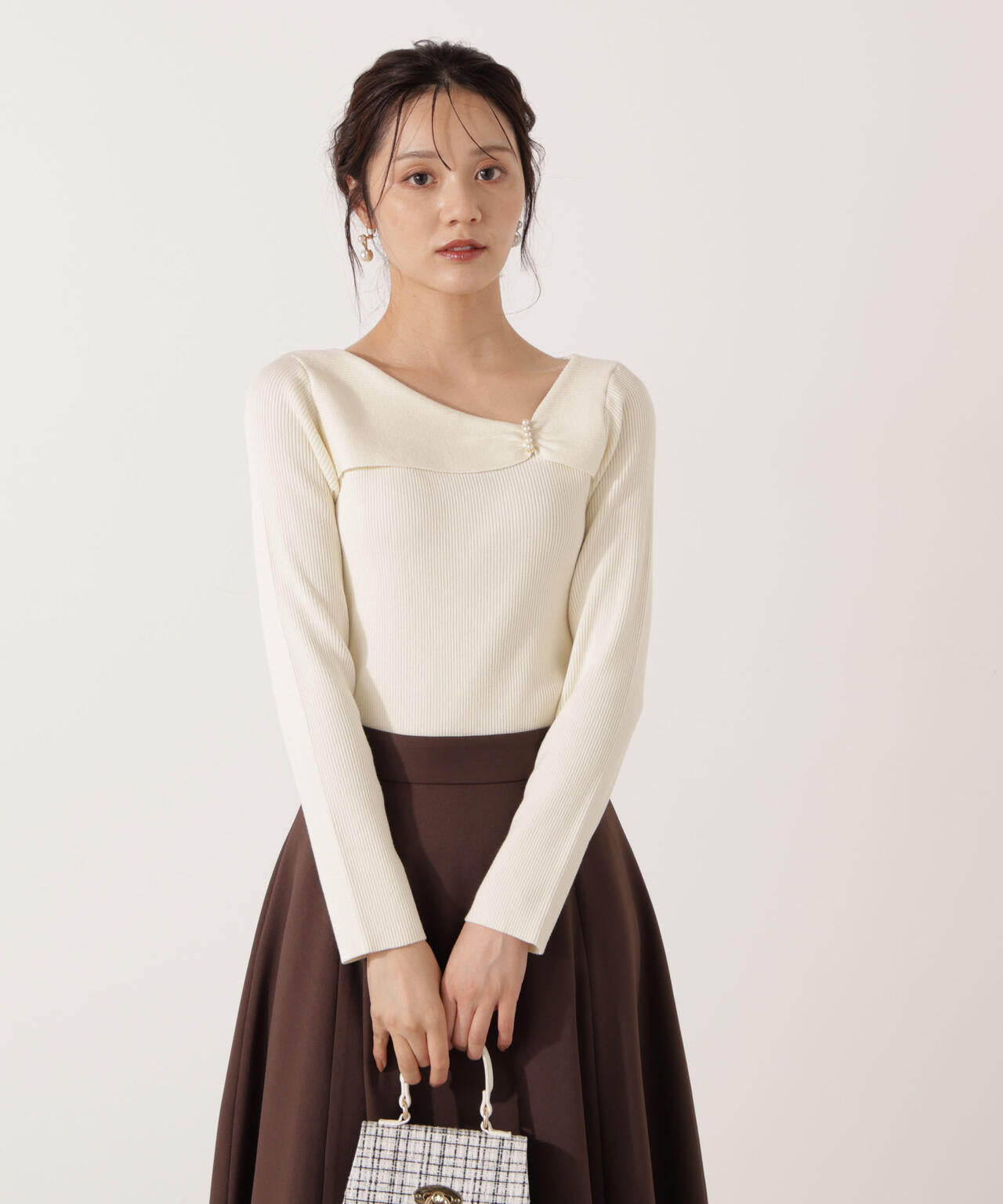 アシメパールデザインニット