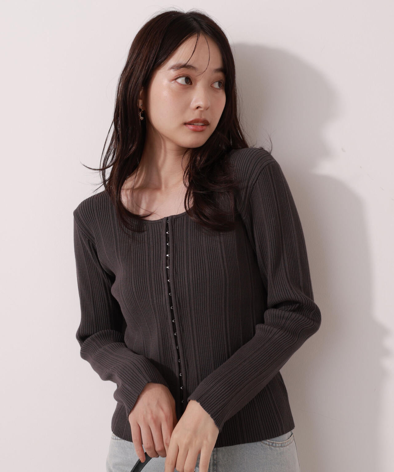 <ウォッシャブル>フロントホックニット