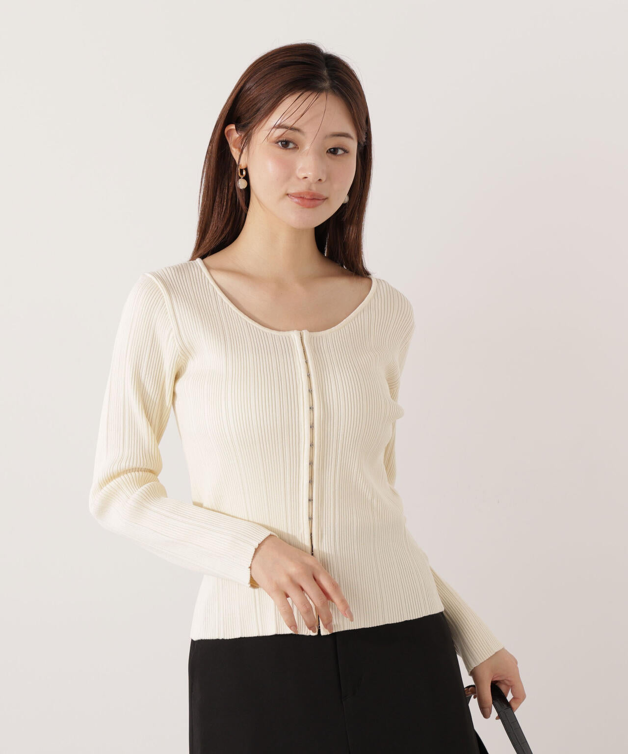 <ウォッシャブル>フロントホックニット