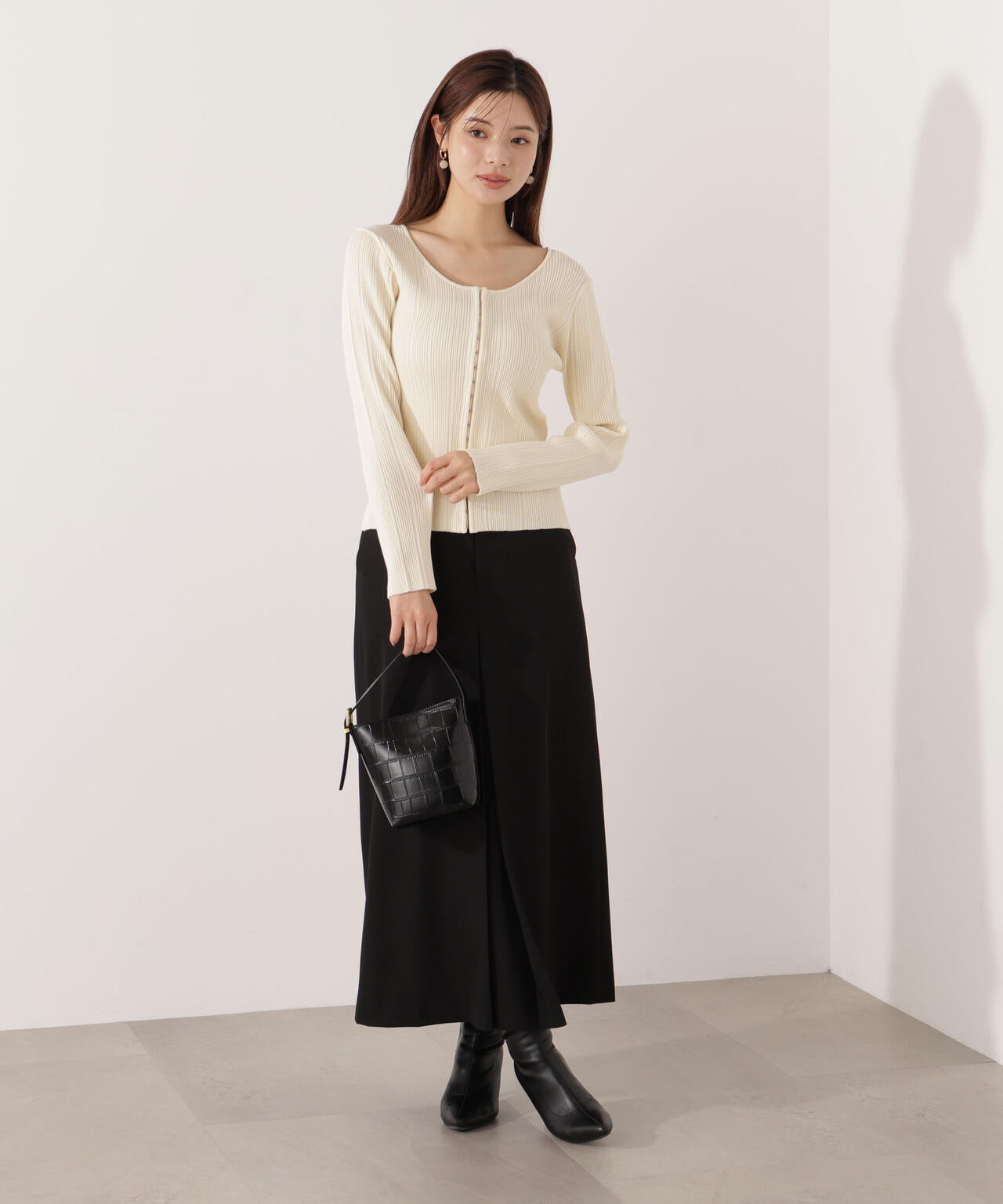 <ウォッシャブル>フロントホックニット