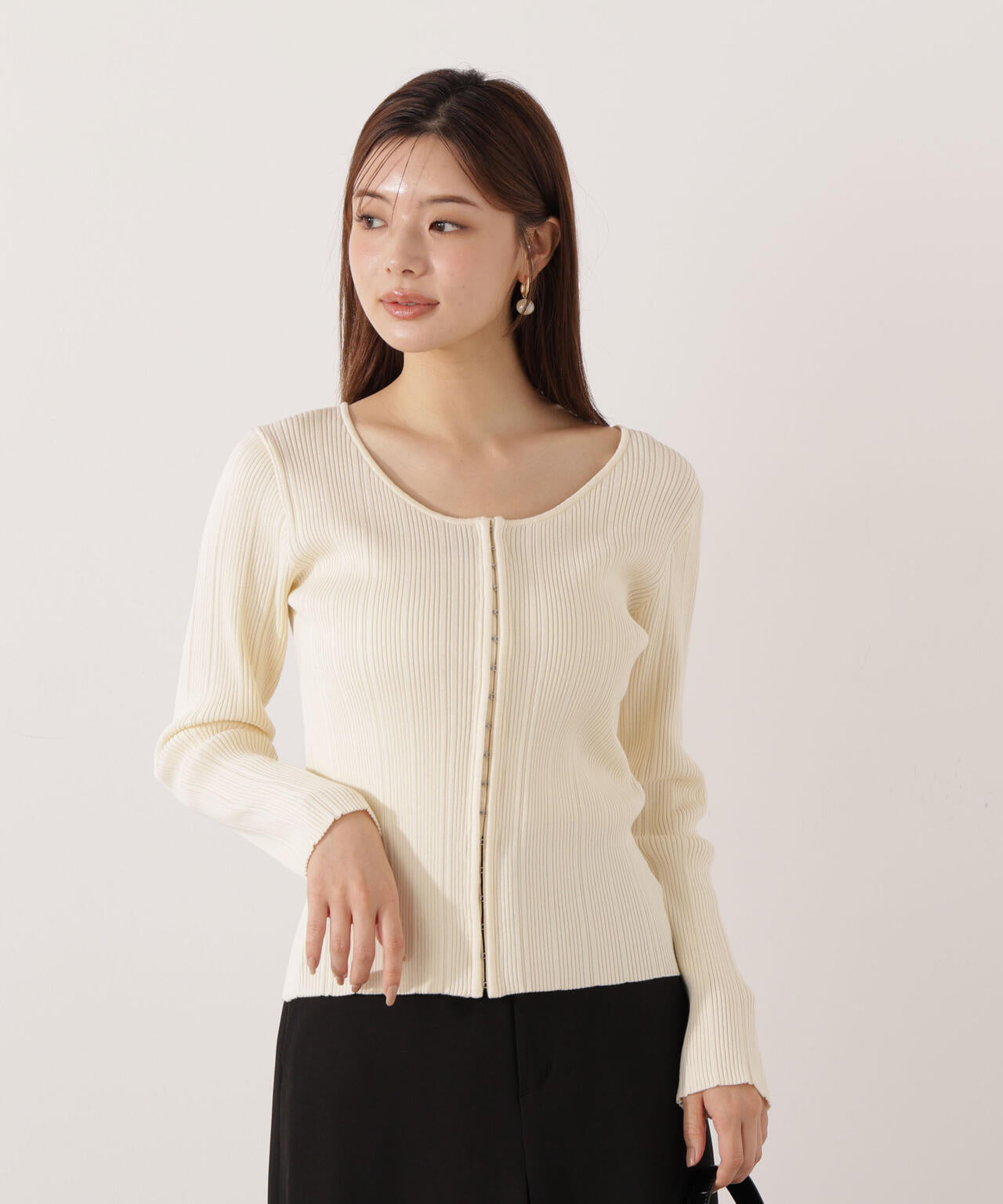 <ウォッシャブル>フロントホックニット