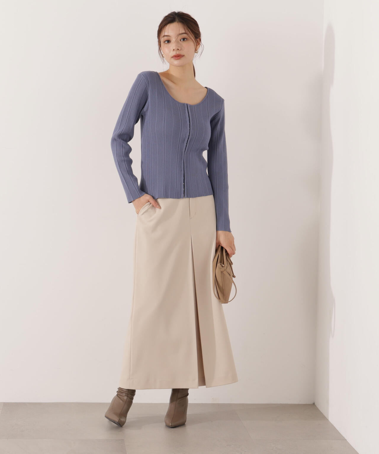 <ウォッシャブル>フロントホックニット