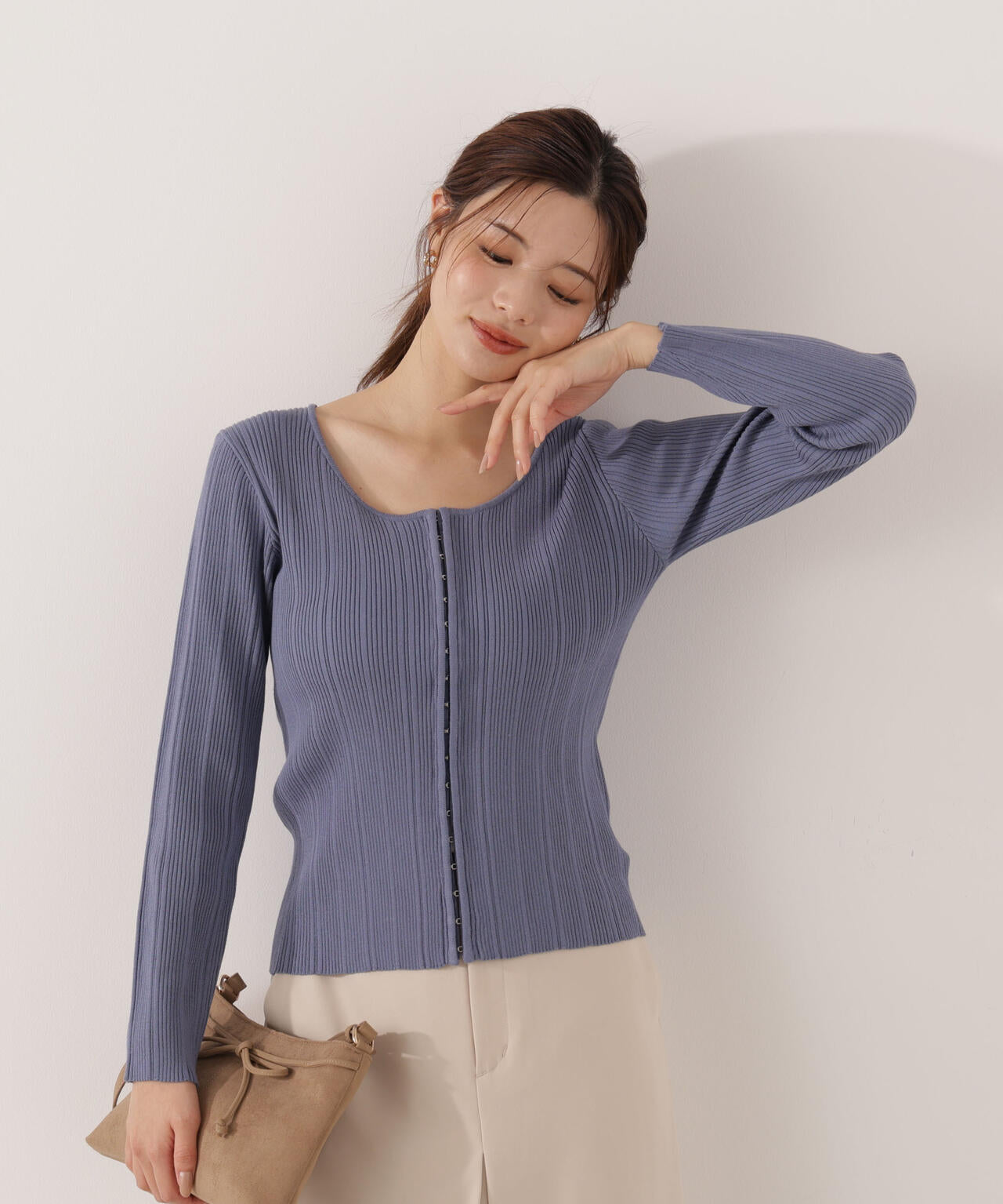 <ウォッシャブル>フロントホックニット