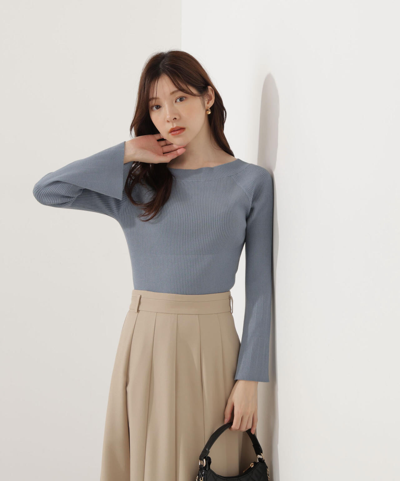 <ウォッシャブル>フレアスリーブオフショルニット