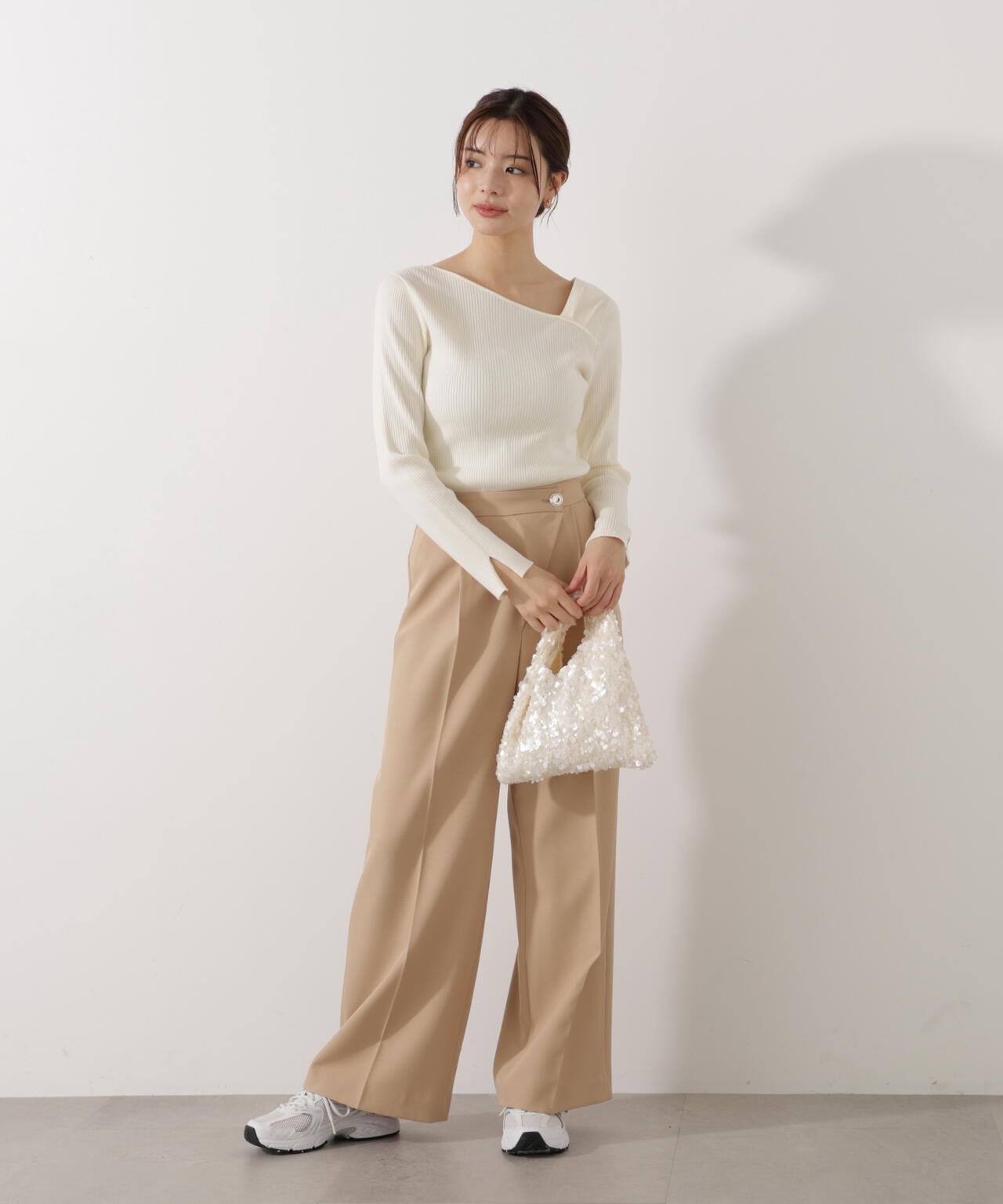 <ウォッシャブル>アシメネックリブニット