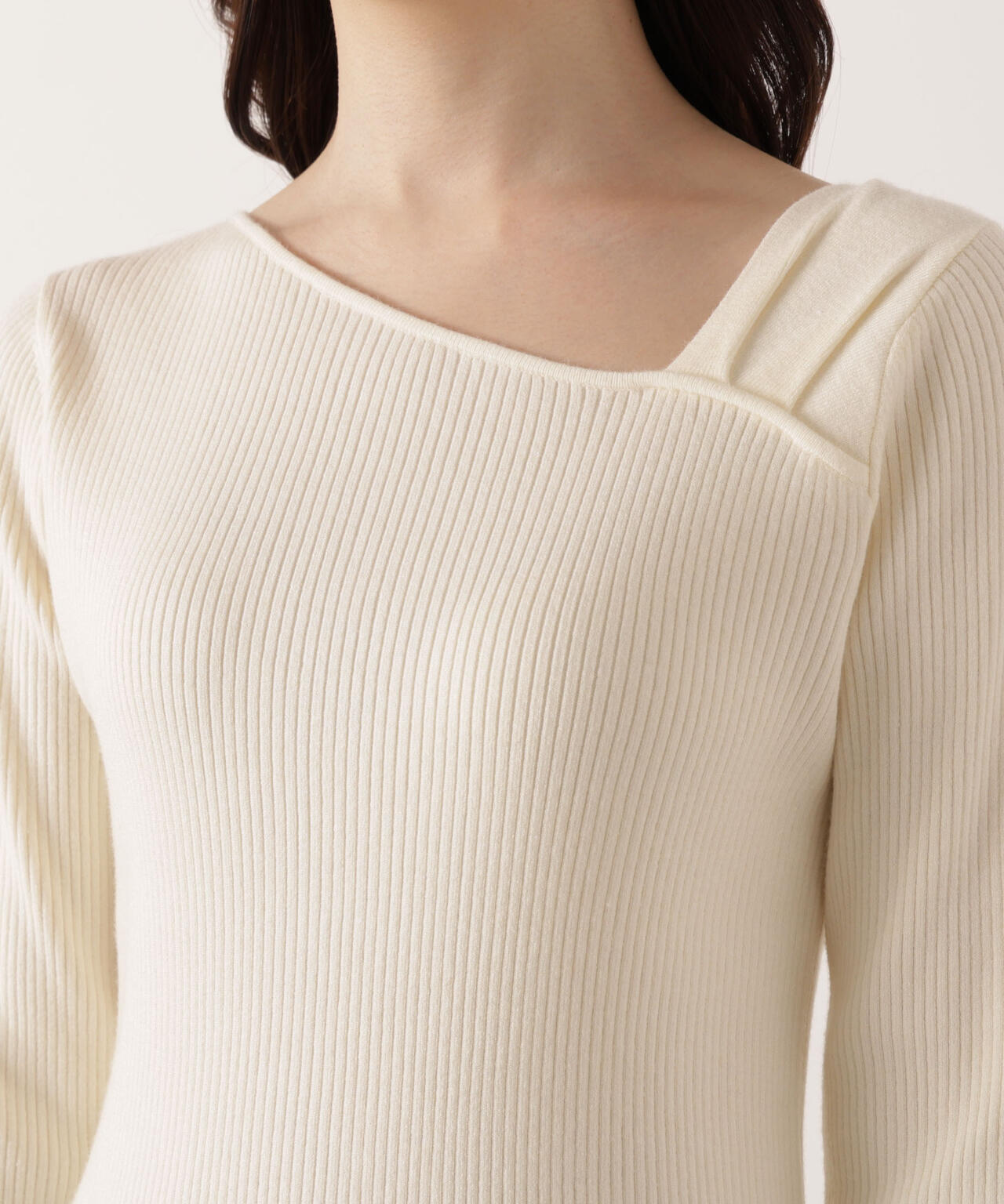 <ウォッシャブル>アシメネックリブニット