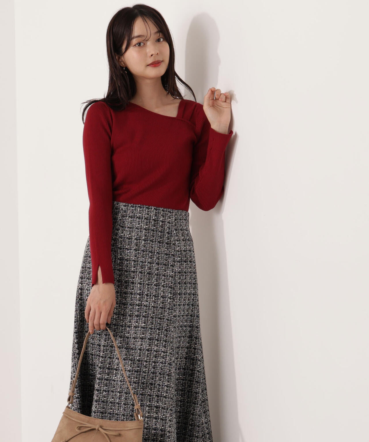 <ウォッシャブル>アシメネックリブニット