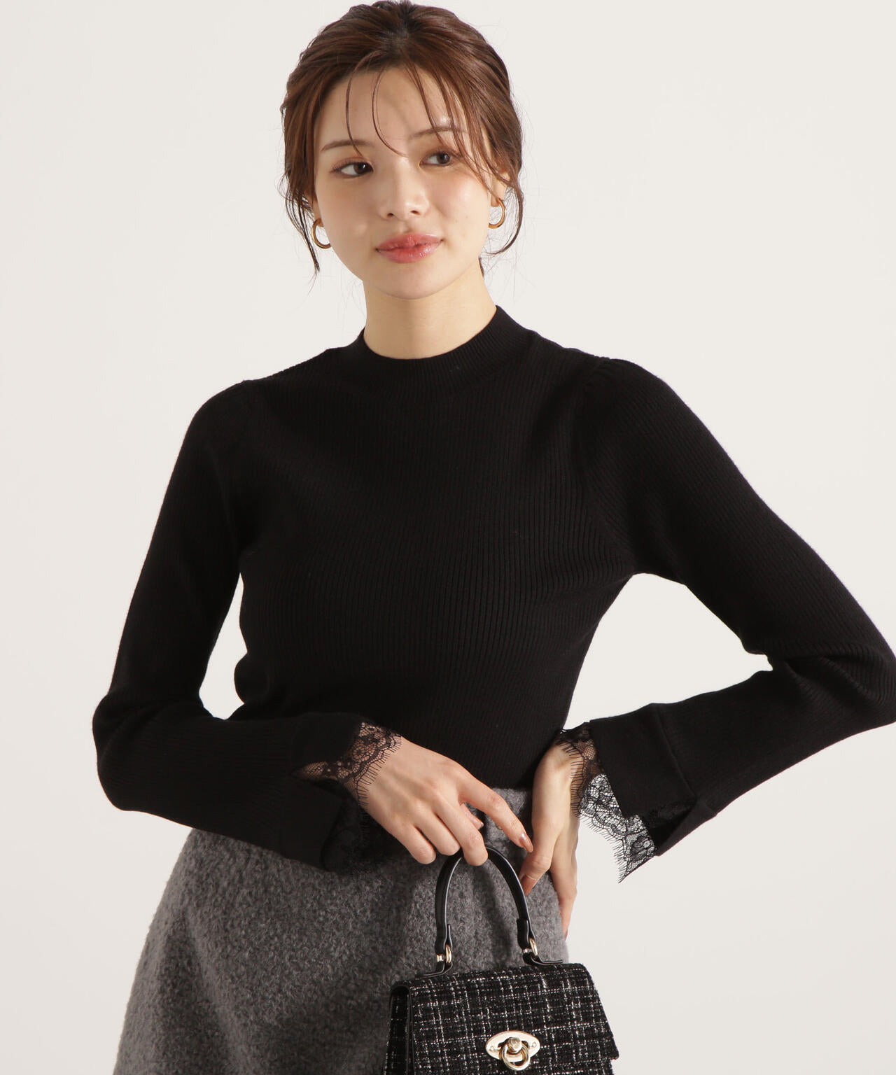 【加藤栞さん着用】レースドッキングスリーブニット