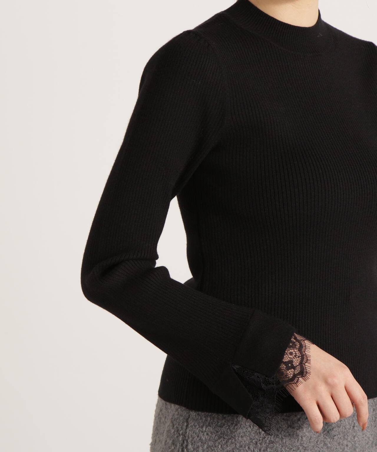 【加藤栞さん着用】レースドッキングスリーブニット