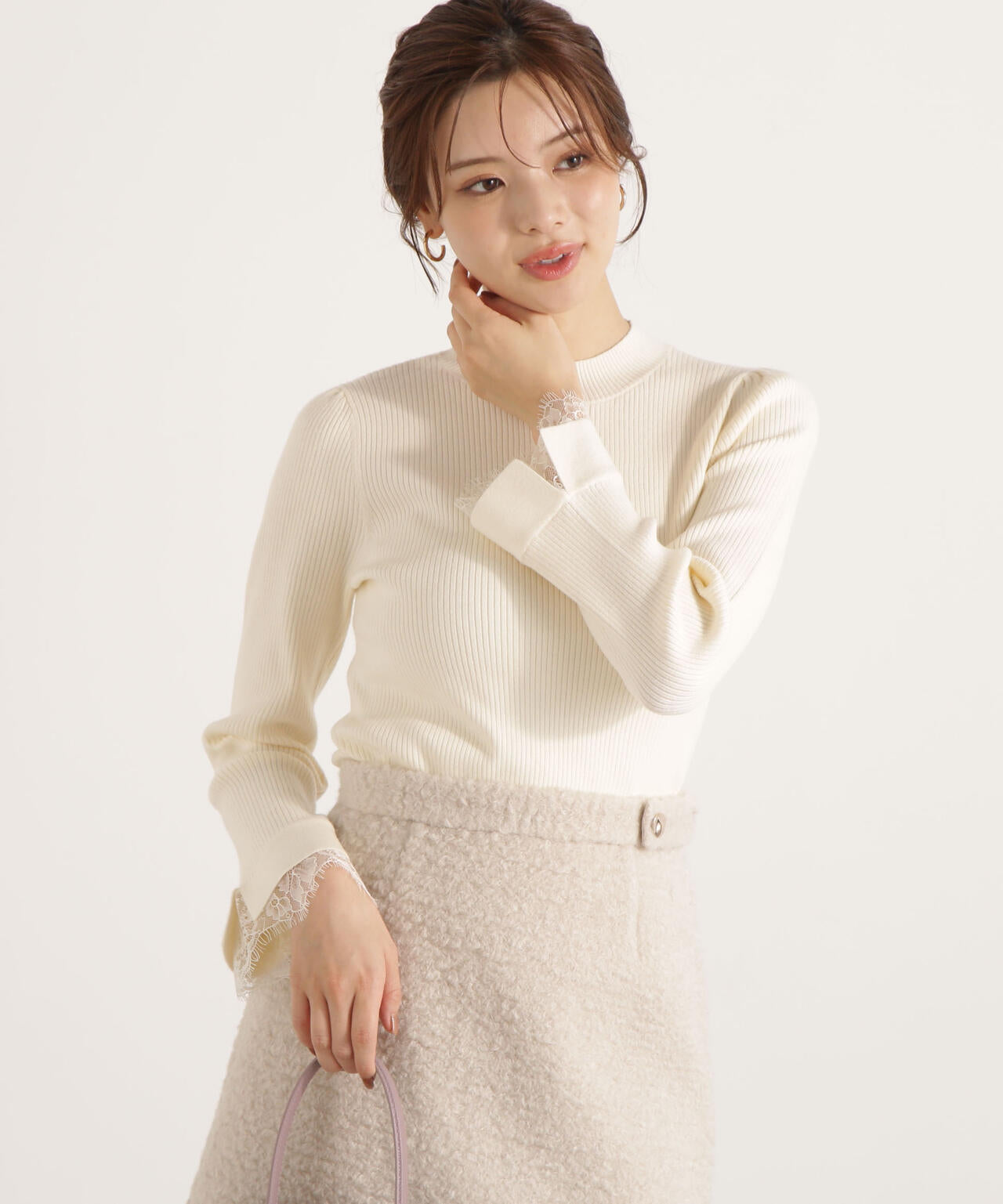 【加藤栞さん着用】レースドッキングスリーブニット