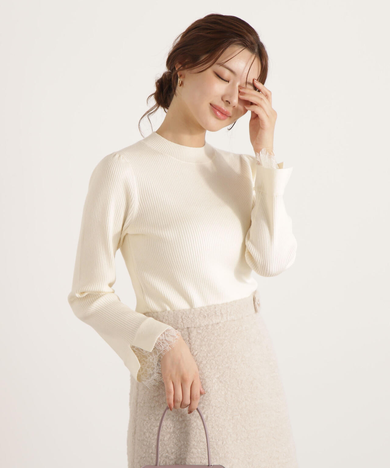 【加藤栞さん着用】レースドッキングスリーブニット