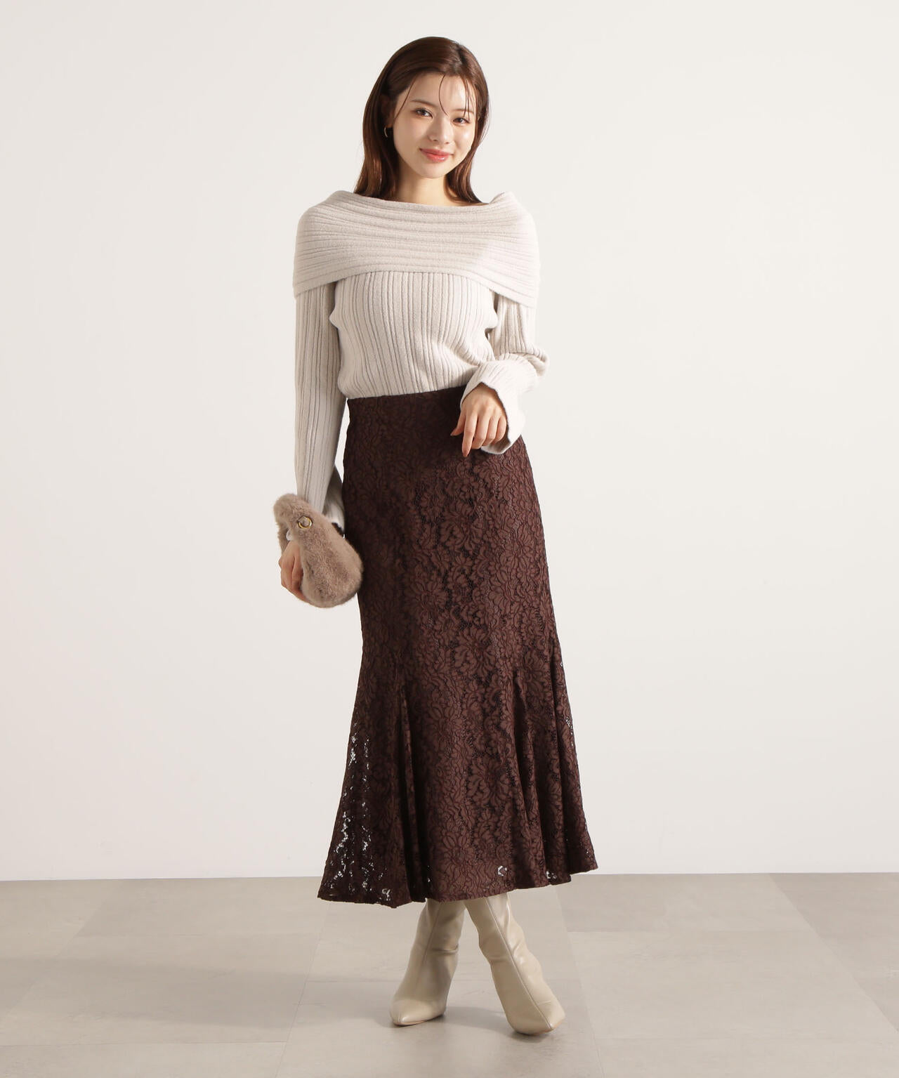 【加藤栞さん着用】ランダムリブオフショルニット