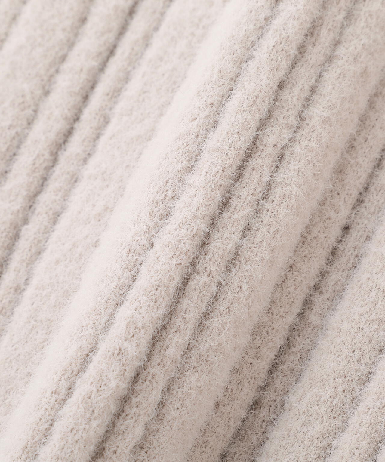 【加藤栞さん着用】ランダムリブオフショルニット