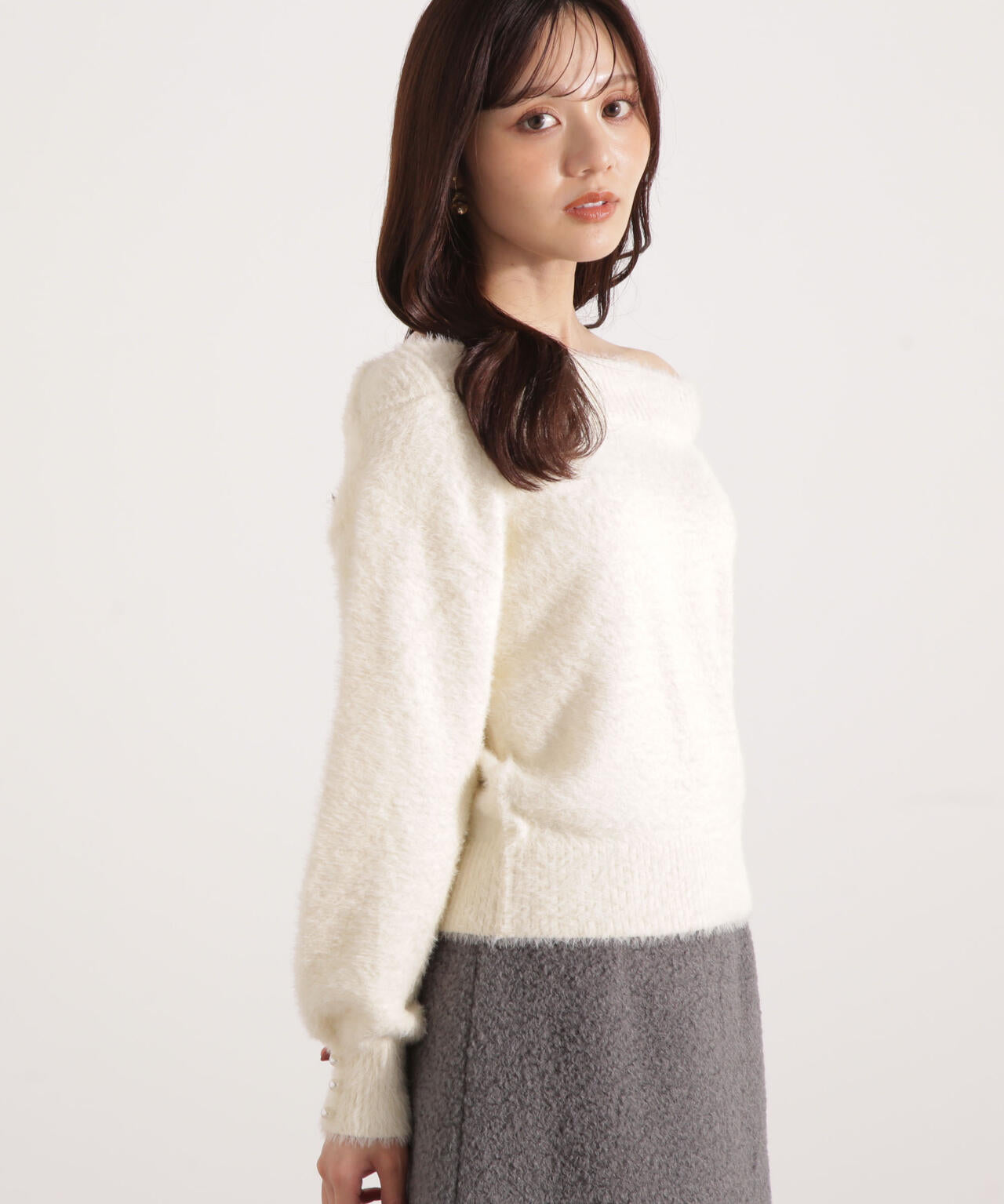 【加藤栞さん着用】ミニシャギーオフショルニット【ネイビー:WEB・一部店舗限定】