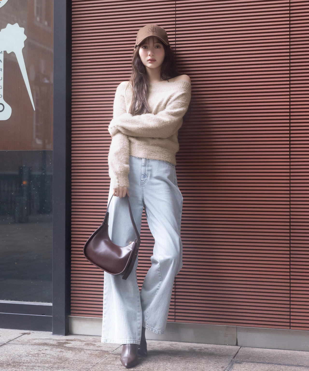 【加藤栞さん着用】ミニシャギーオフショルニット【ネイビー:WEB・一部店舗限定】