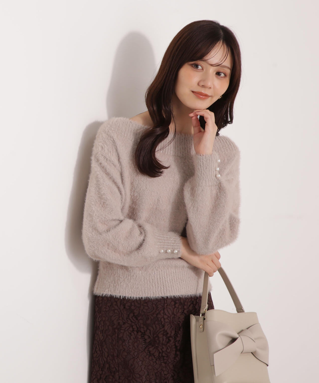 【加藤栞さん着用】ミニシャギーオフショルニット【ネイビー:WEB・一部店舗限定】