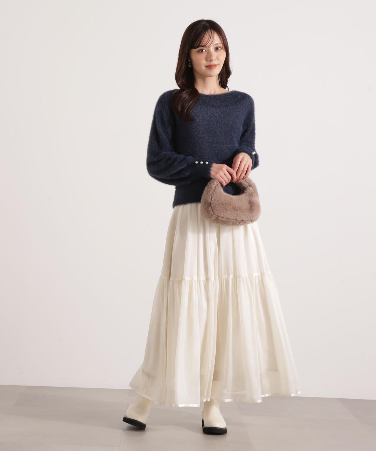 【加藤栞さん着用】ミニシャギーオフショルニット【ネイビー:WEB・一部店舗限定】