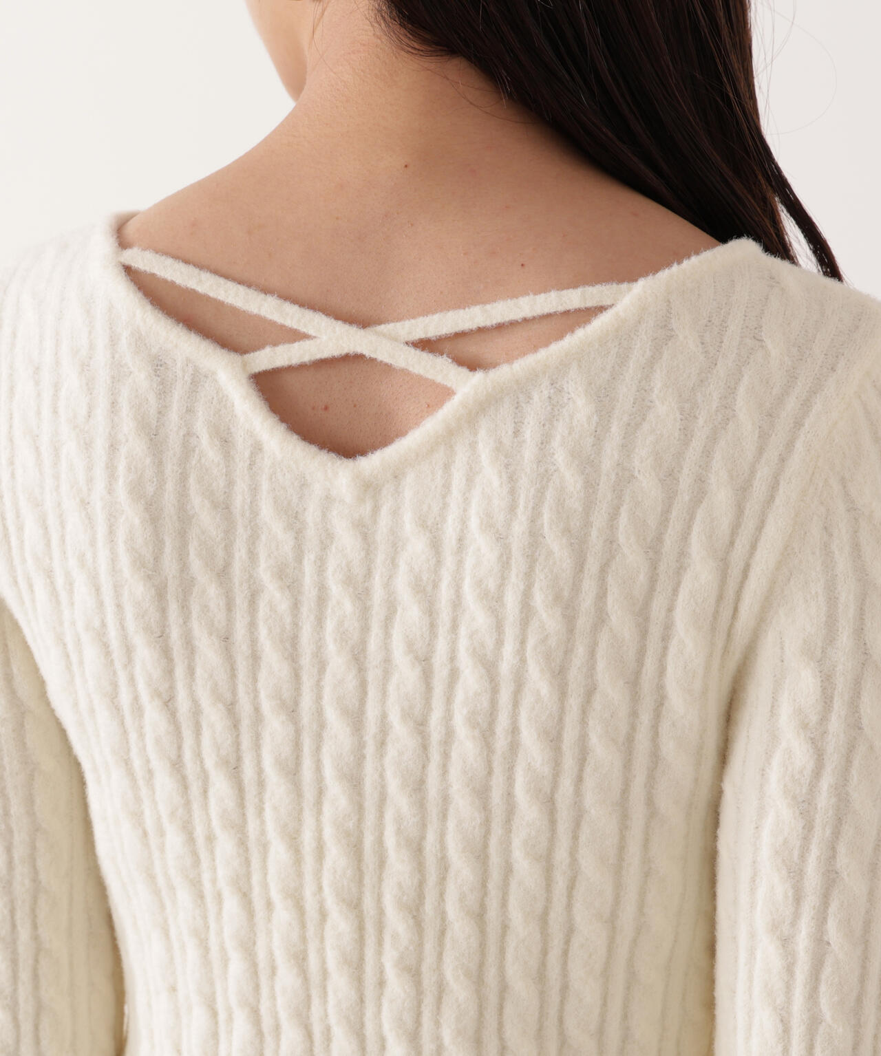 チャーム付きミニケーブルニット