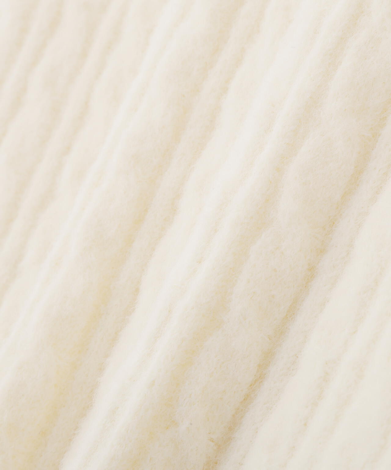 チャーム付きミニケーブルニット