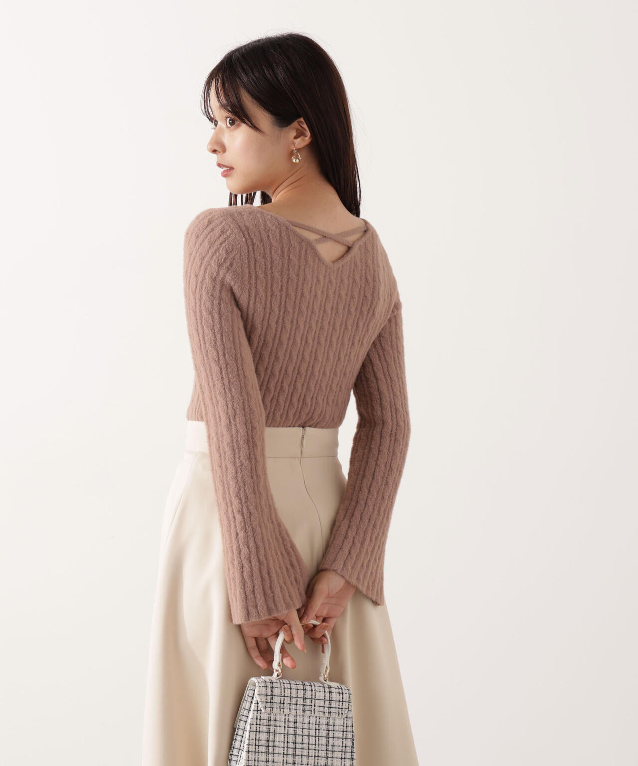 チャーム付きミニケーブルニット