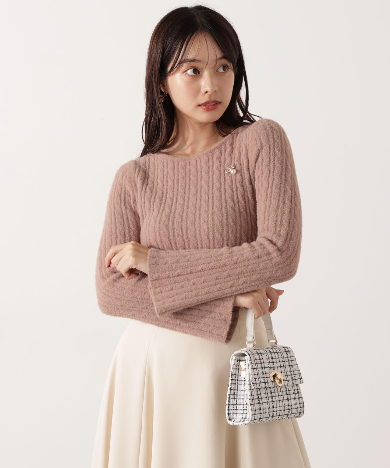 チャーム付きミニケーブルニット