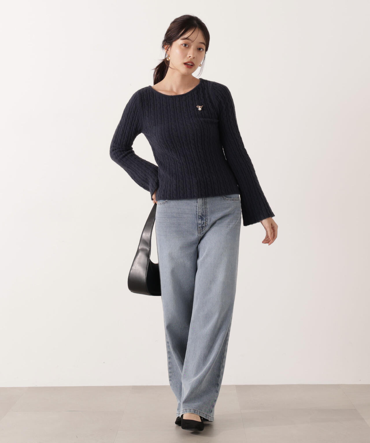 チャーム付きミニケーブルニット