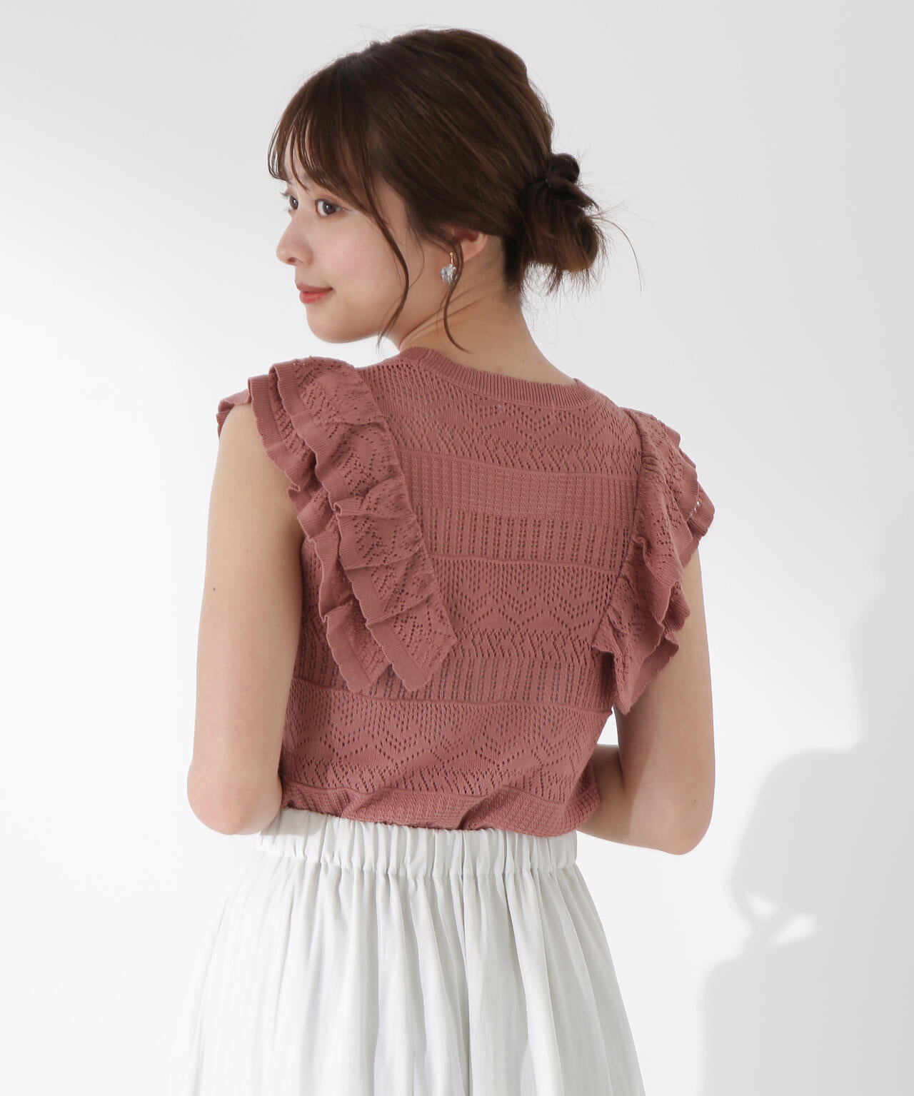 透かし柄フリルニット