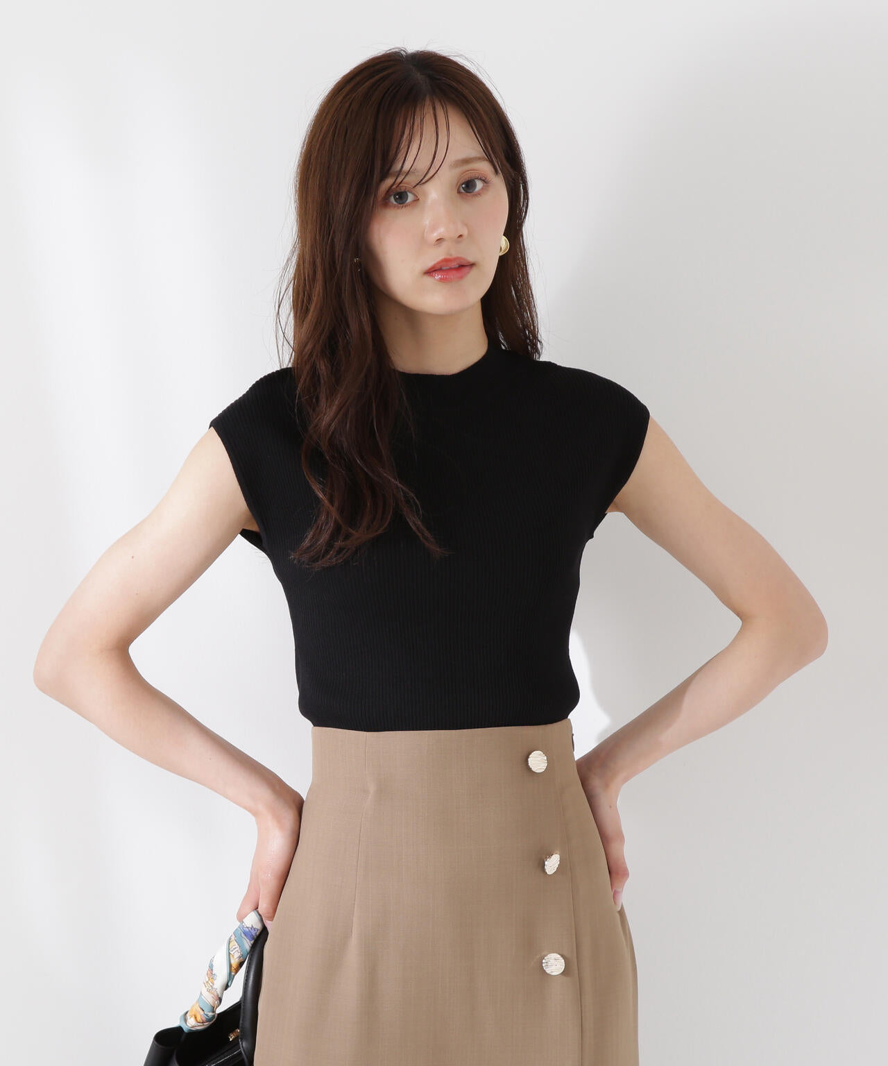 ボトルネックリブニット