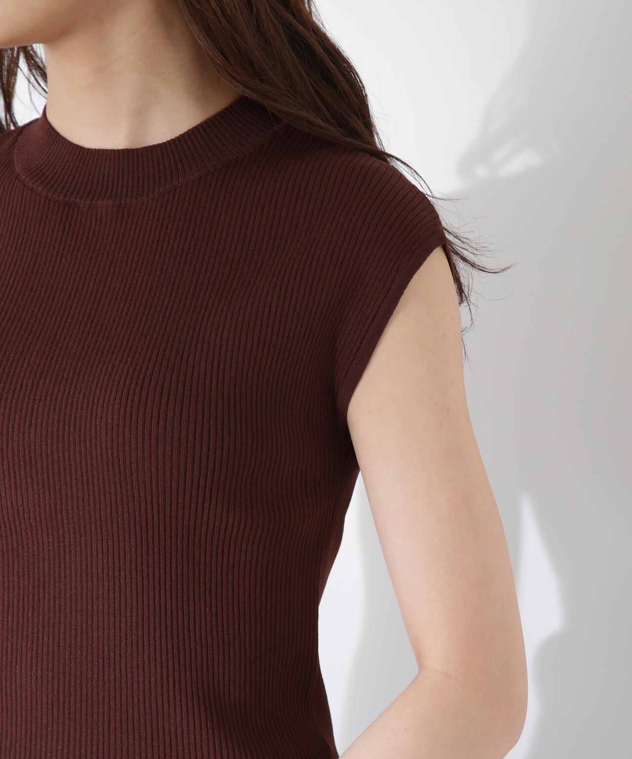 ボトルネックリブニット