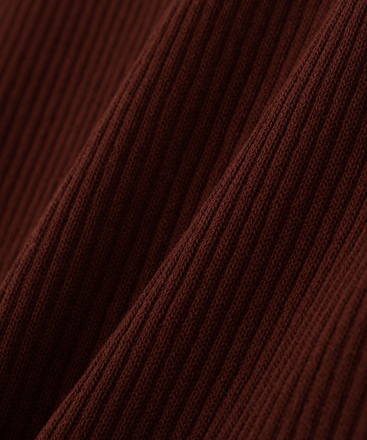 ボトルネックリブニット