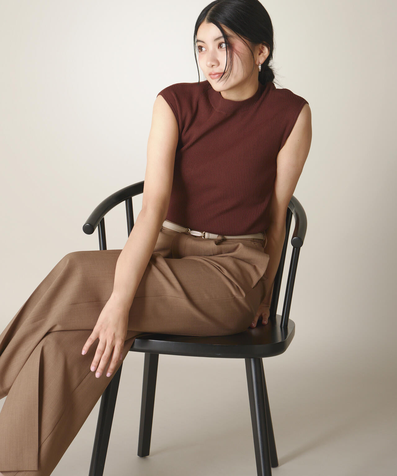 ボトルネックリブニット