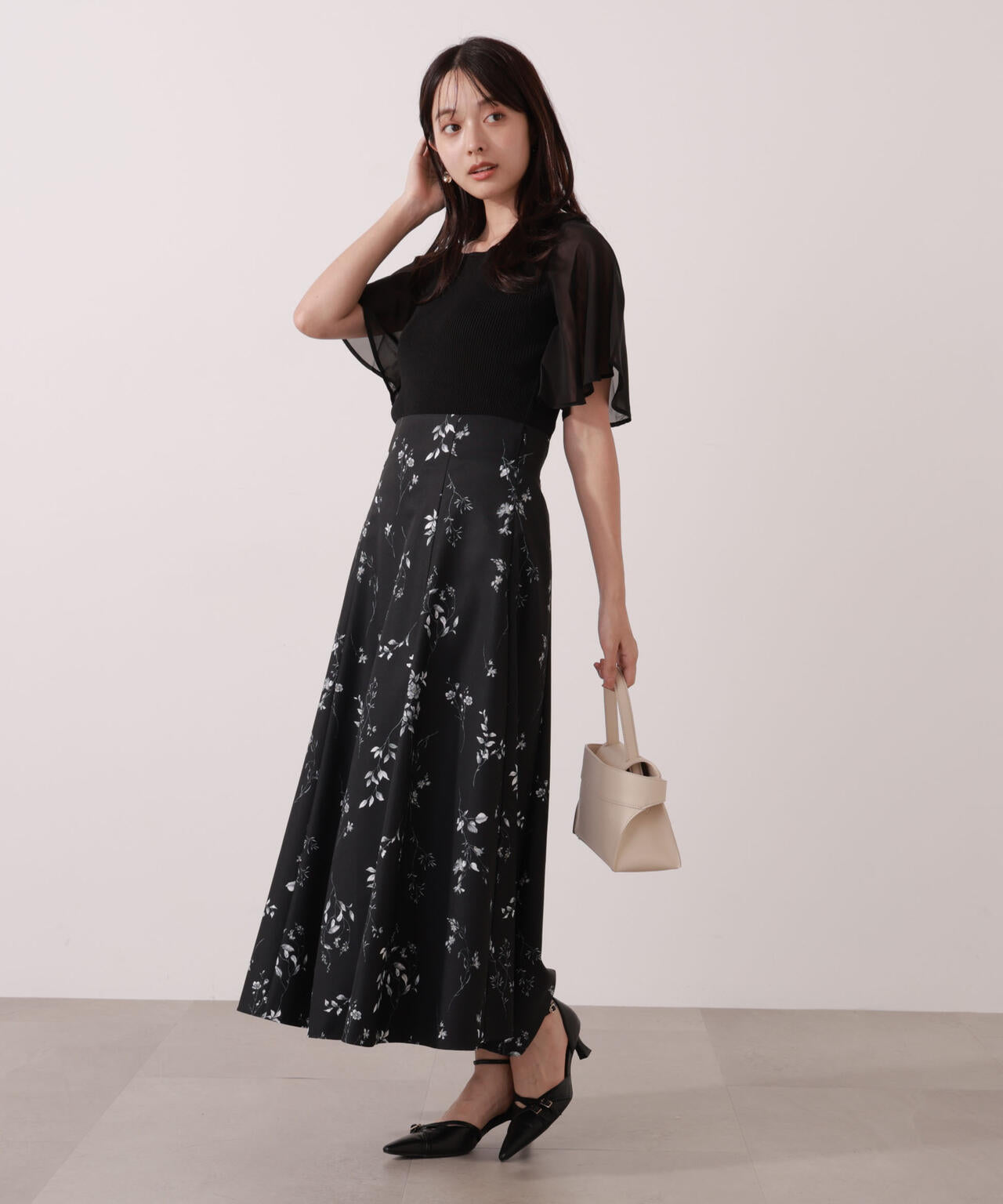 シアーフレアスリーブリブニット