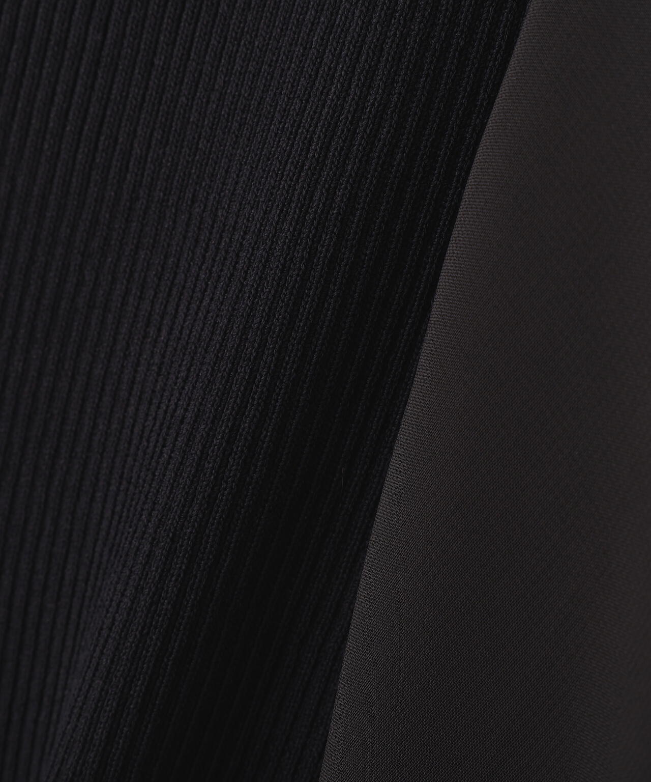 シアーフレアスリーブリブニット