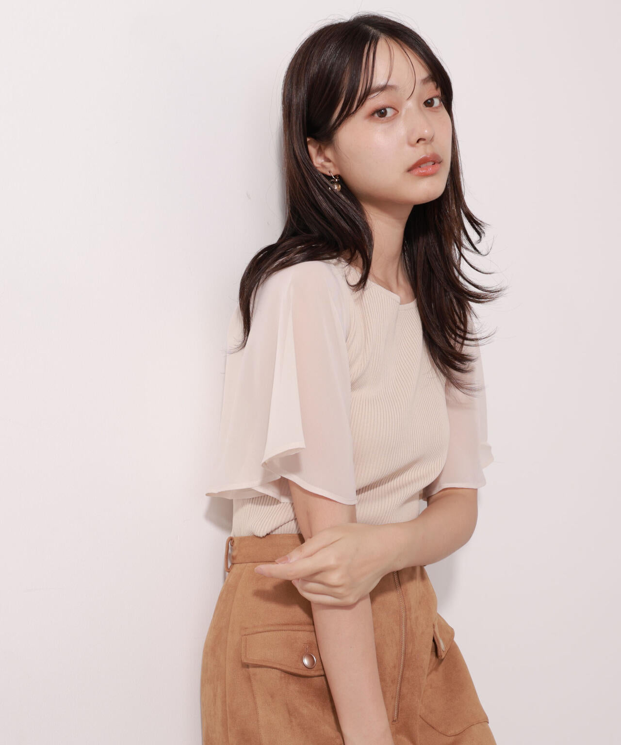 シアーフレアスリーブリブニット