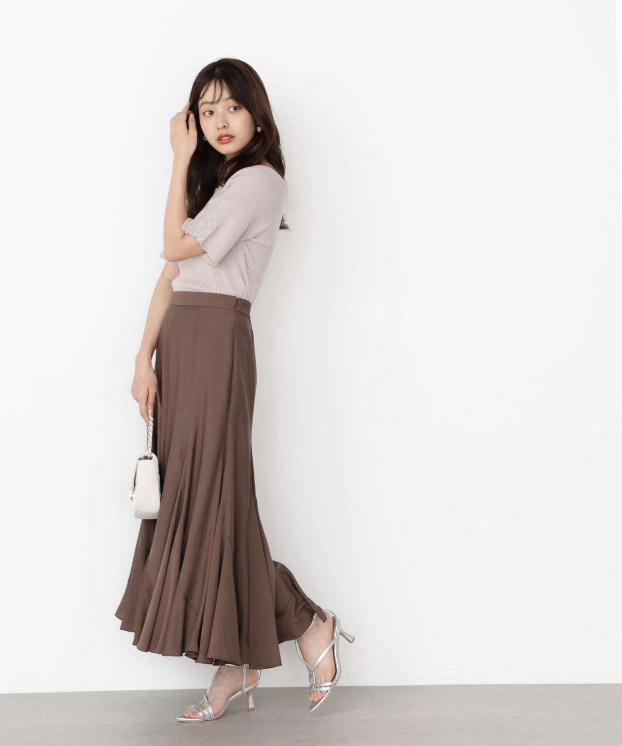 エンブロイダリースリーブニット